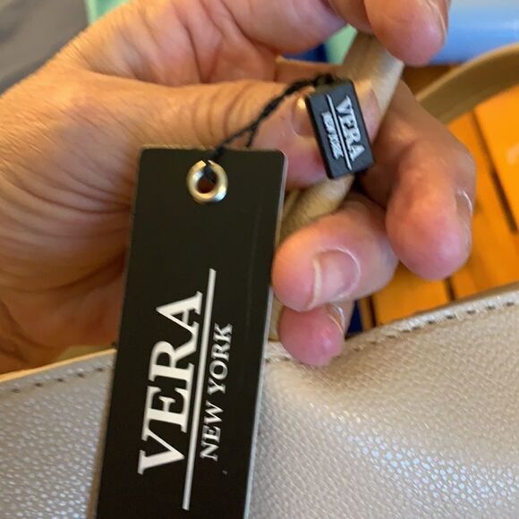 Vera New York Taupe bag/tote.  Snap closure with one inside side pocket - Picture 7 of 8